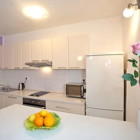 Apartment Dita דירה *