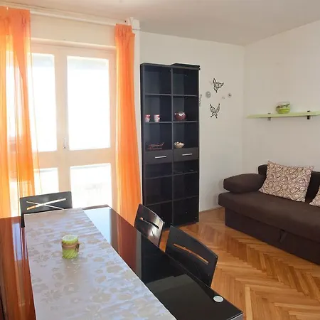 דירה Apartment Dita *