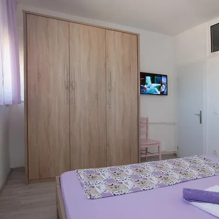 Apartment Dita דירה ספליט