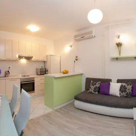 Apartment Dita דירה